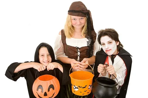 holiday-halloween-teens